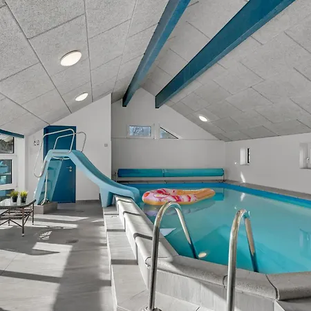 بيت للعطل Cozy In Hadsund With Indoor Swimming Pool