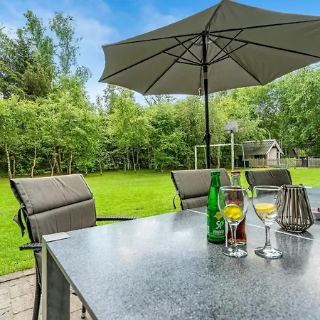 Cozy In Hadsund With Indoor Swimming Pool Vakantiehuis Helberskov