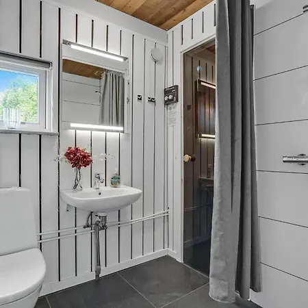 Cozy In Hadsund With Indoor Swimming Pool Vakantiehuis