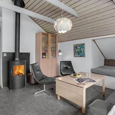 Cozy In Hadsund With Indoor Swimming Pool Vakantiehuis Helberskov
