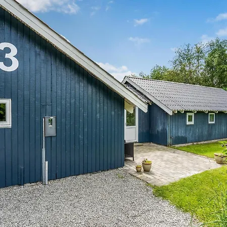 Vakantiehuis Cozy In Hadsund With Indoor Swimming Pool