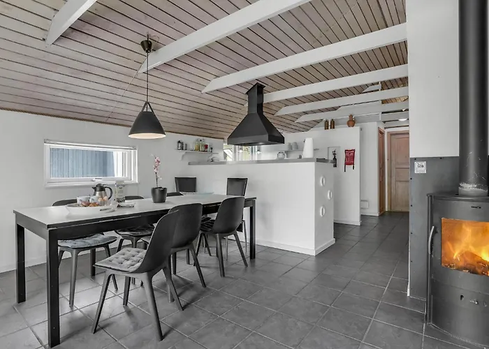 Cozy In With Sauna Hadsund